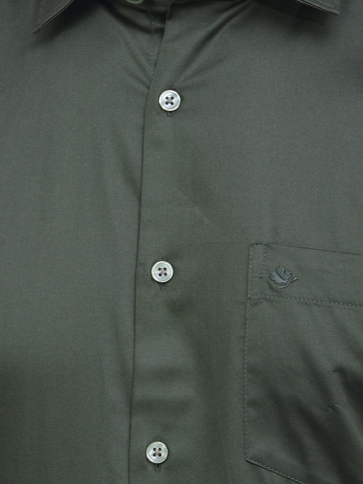 cobb solid dark green smart-fit formal shirt