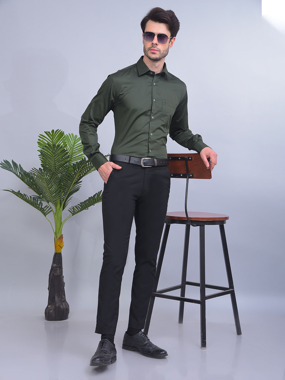 COBB SOLID DARK GREEN SMART-FIT FORMAL SHIRT