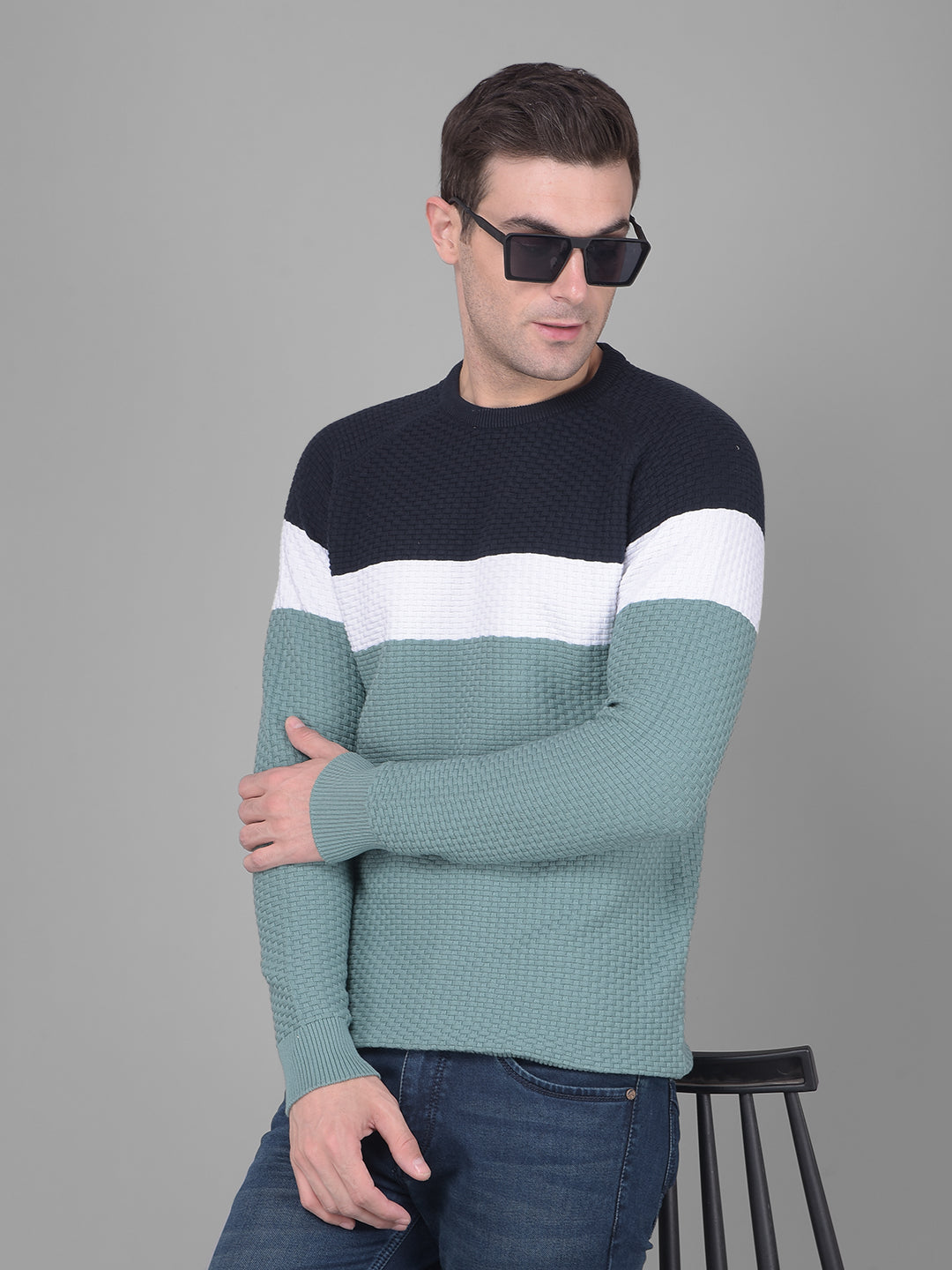 Blue shirt clearance green sweater