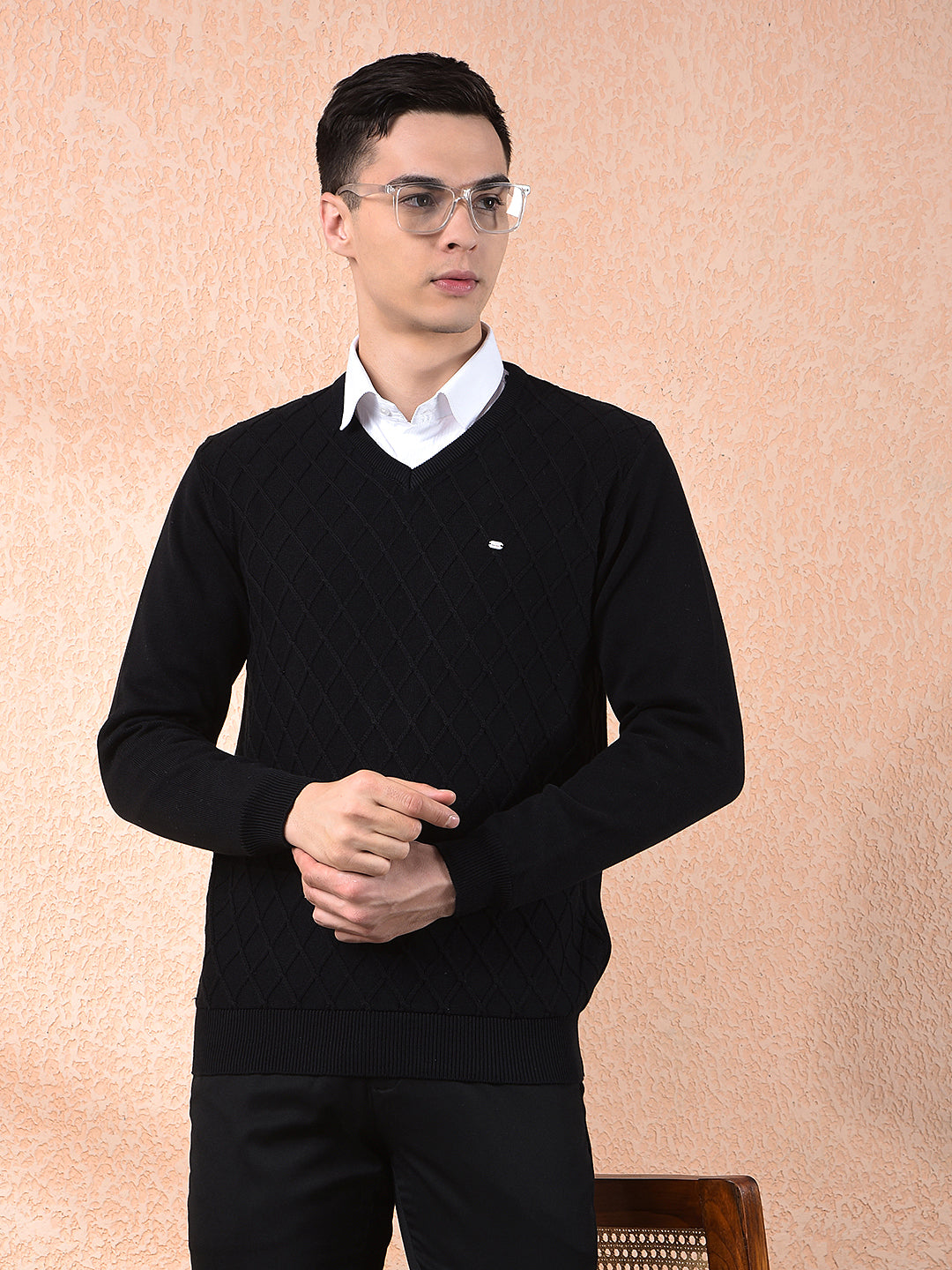 COBB BLACK SELF-DESIGN V-NECK SWEATER – Cobbitalyofficial
