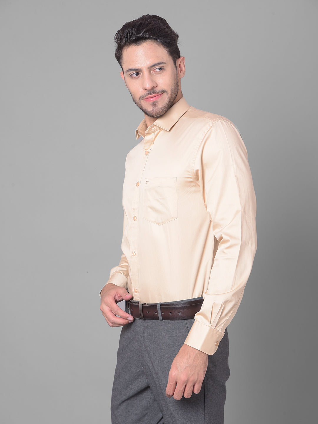 Cobb Beige Solid Slim Fit Formal Shirt