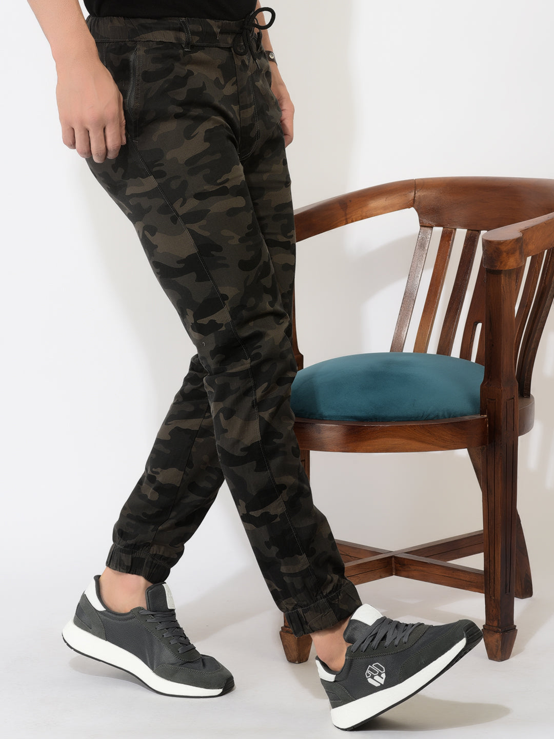 Cobb Camouflage Slim Fit Chinos Jogger
