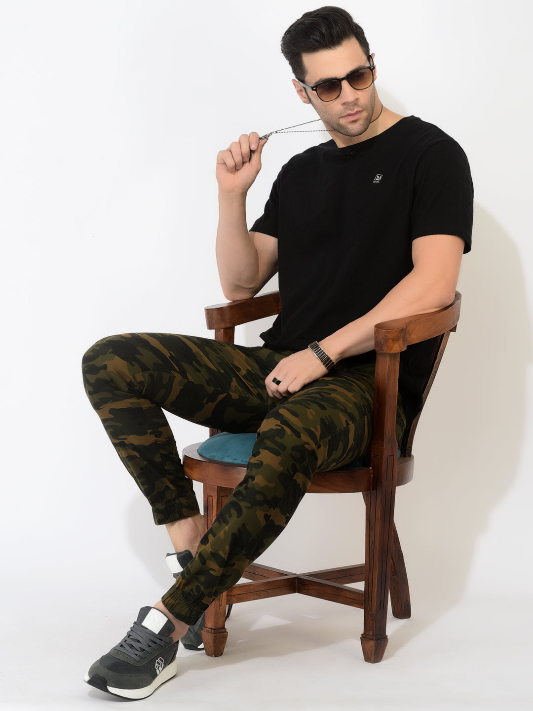 Cobb Camouflage Slim Fit Chinos Jogger