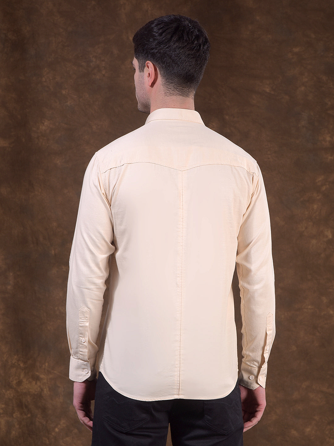 cobb beige solid slim-fit casual shirt
