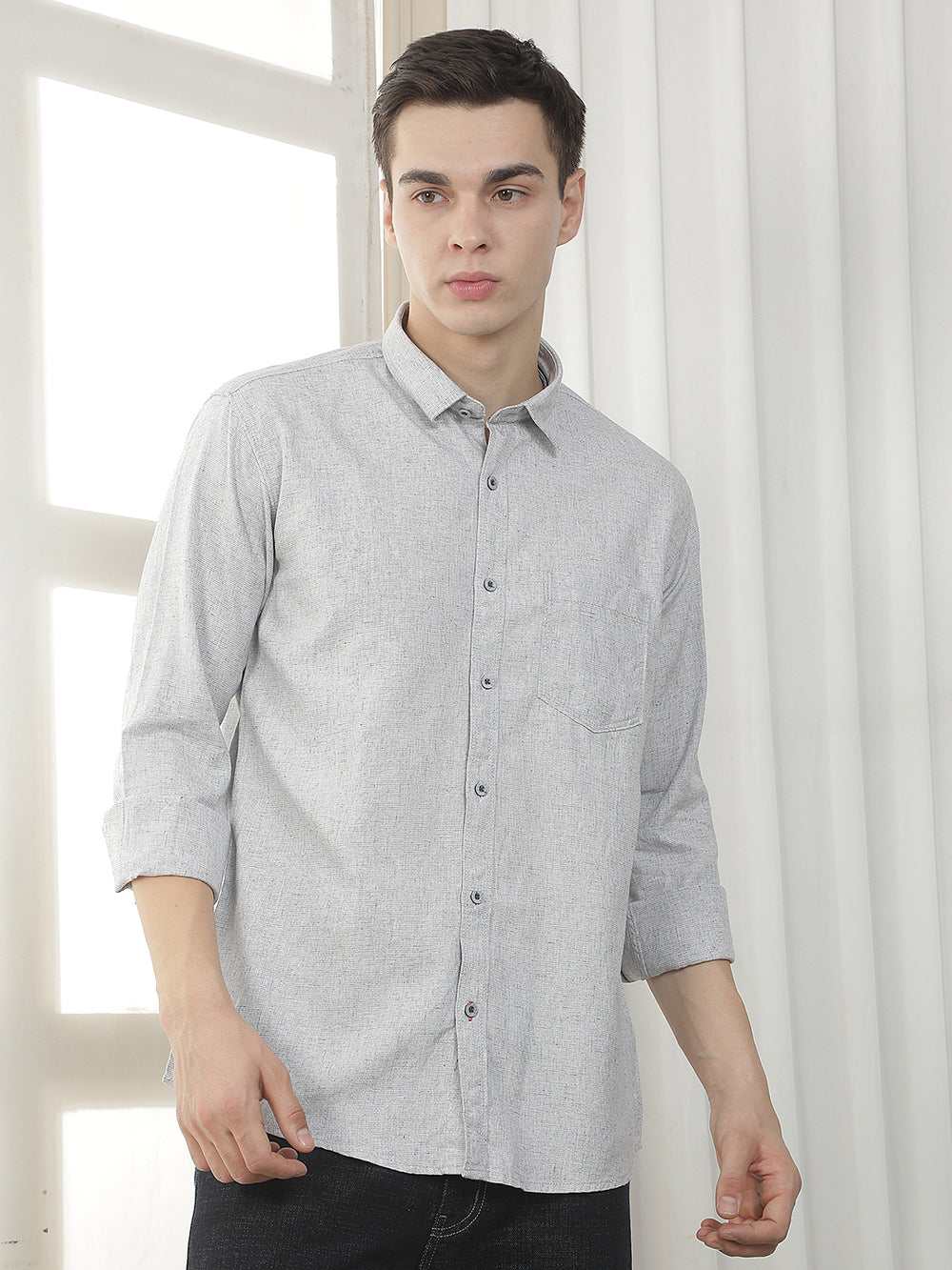 grey textured slim-fit casual shirt