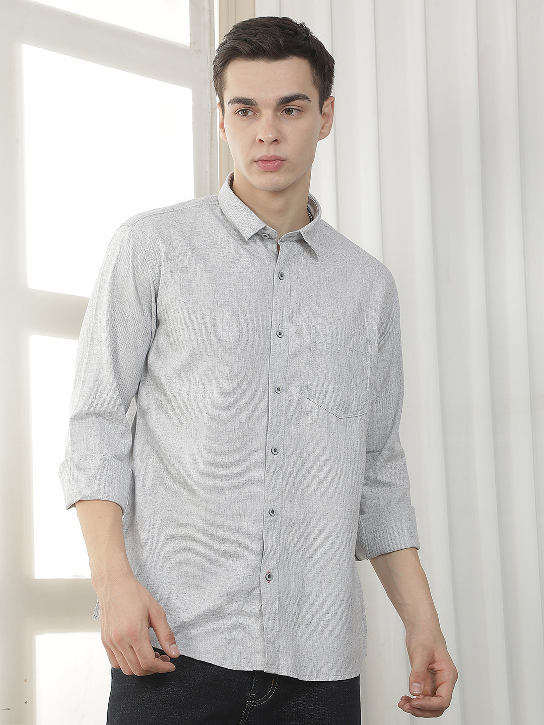 grey textured slim-fit casual shirt
