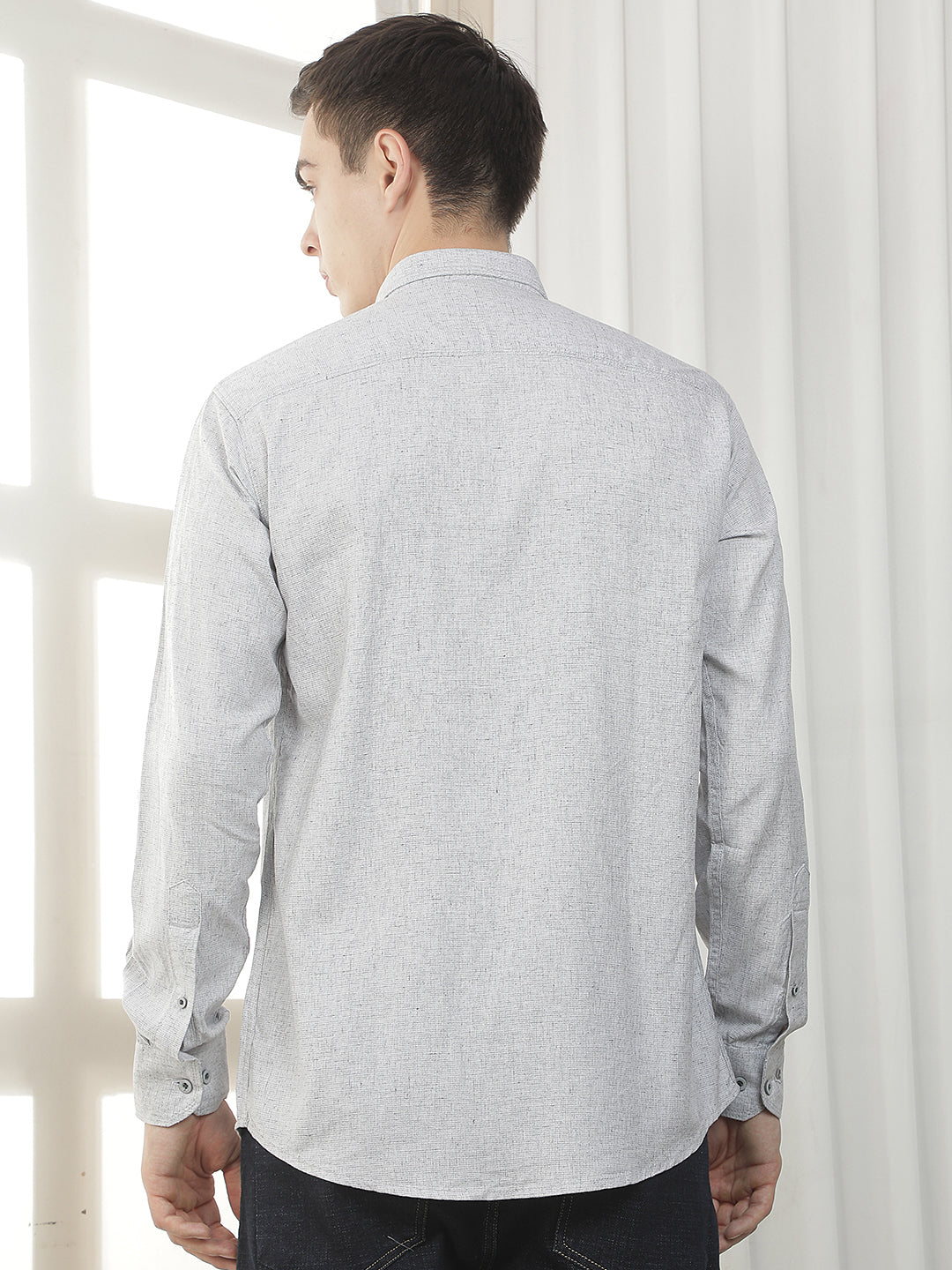 grey textured slim-fit casual shirt