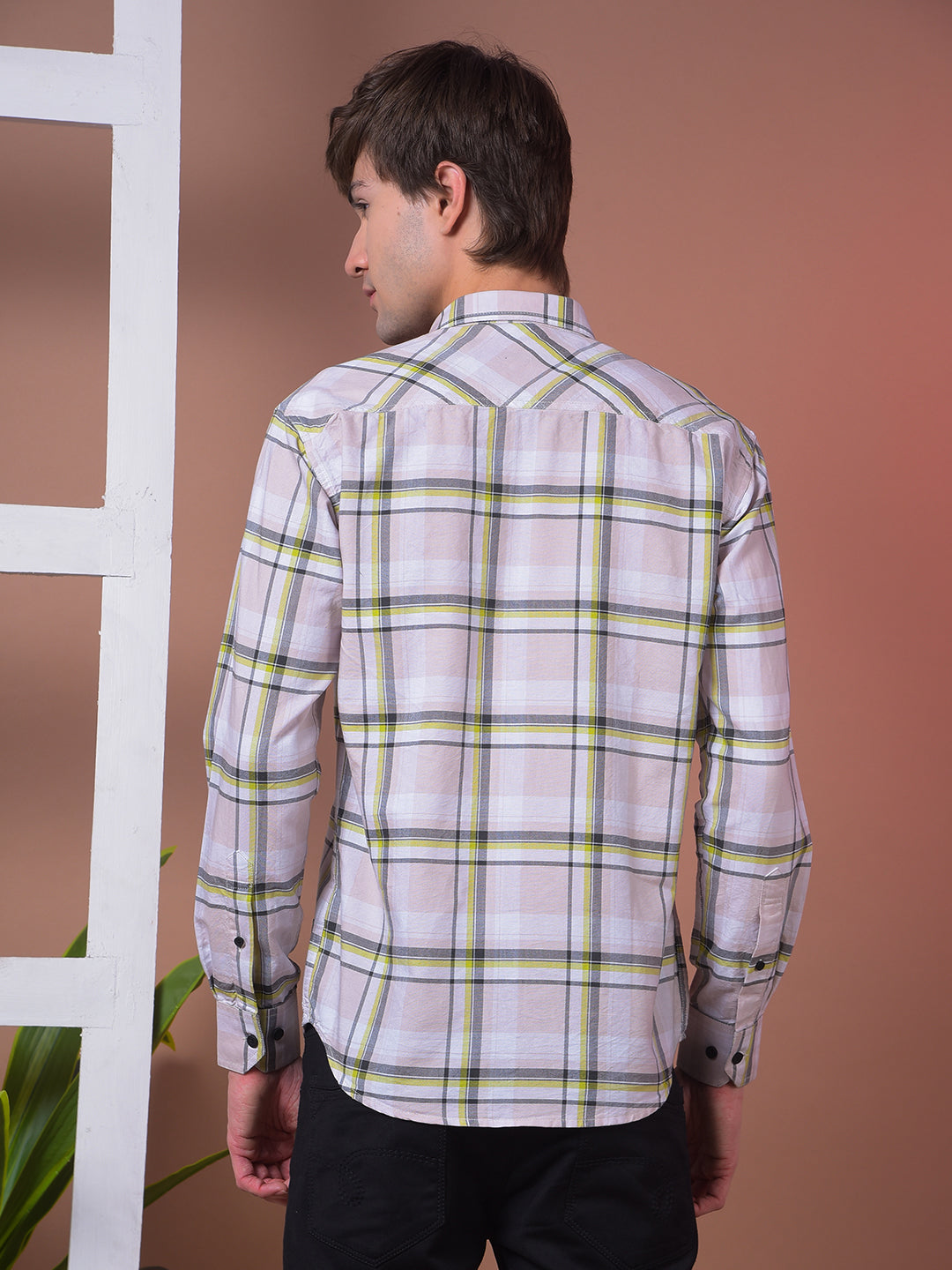 cobb light pink checked slim-fit casual shirt