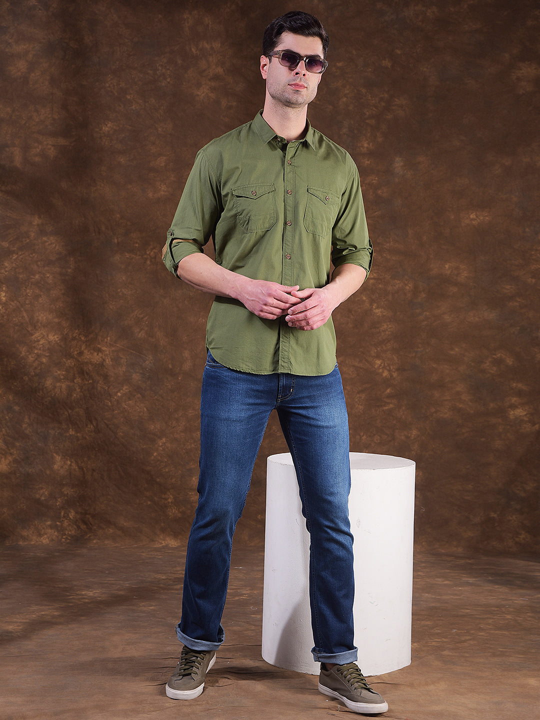 DONLAY DARK GREEN SOLID SLIM-FIT CASUAL SHIRT