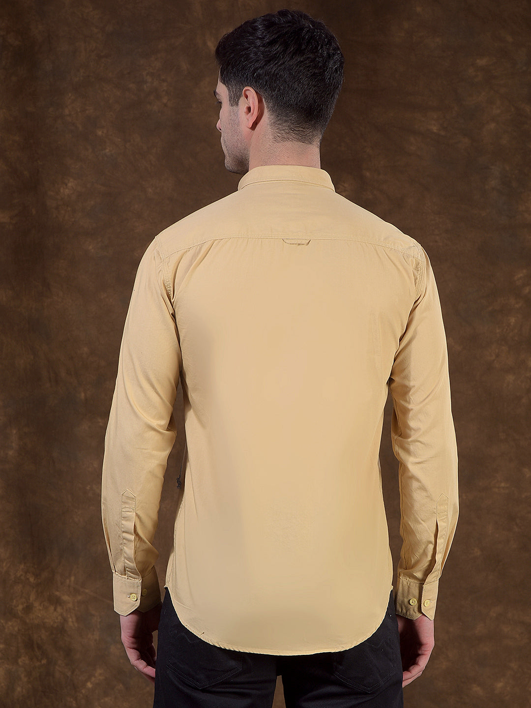 donlay beige solid slim-fit casual shirt