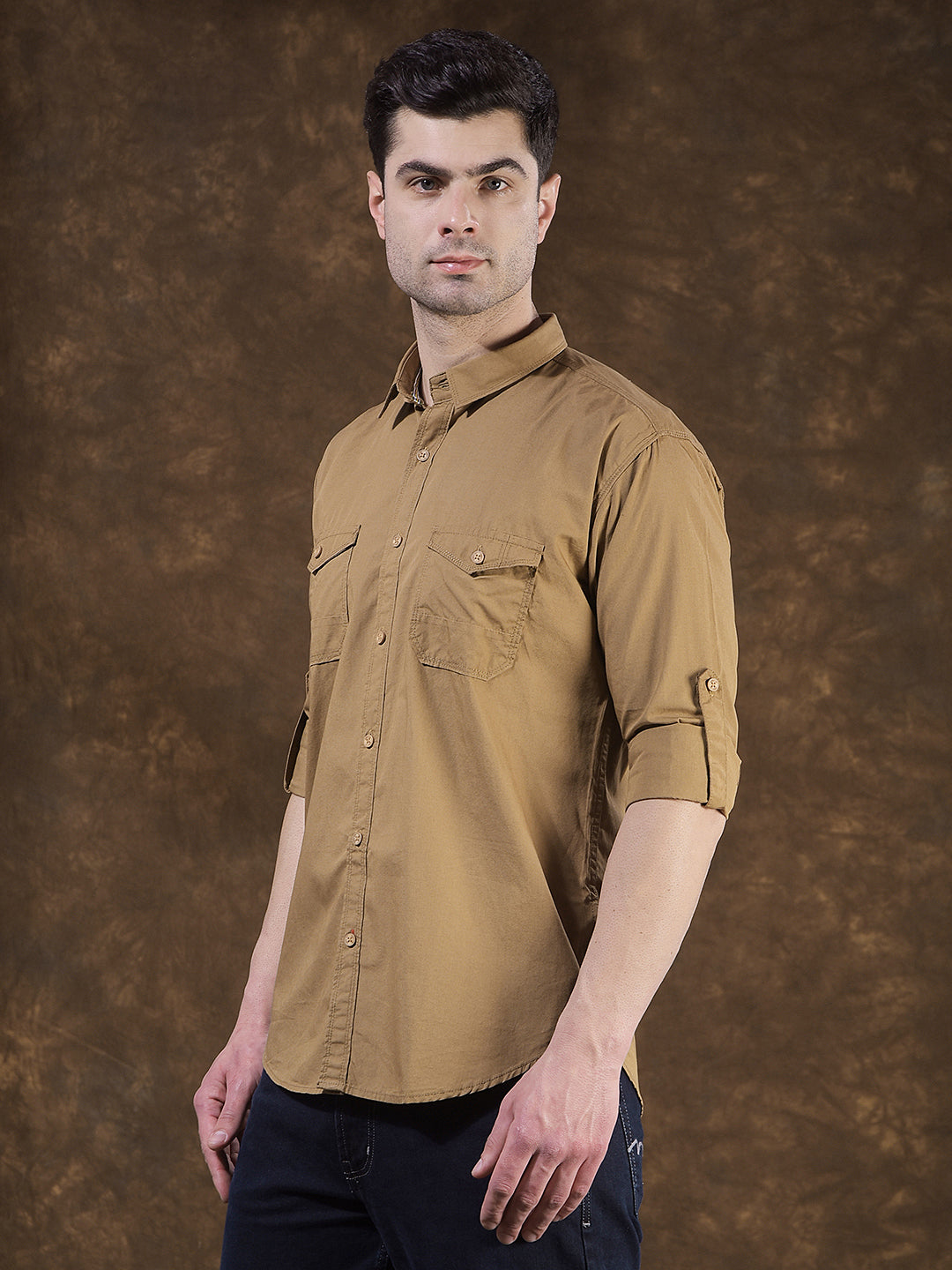 donlay khaki solid slim-fit casual shirt