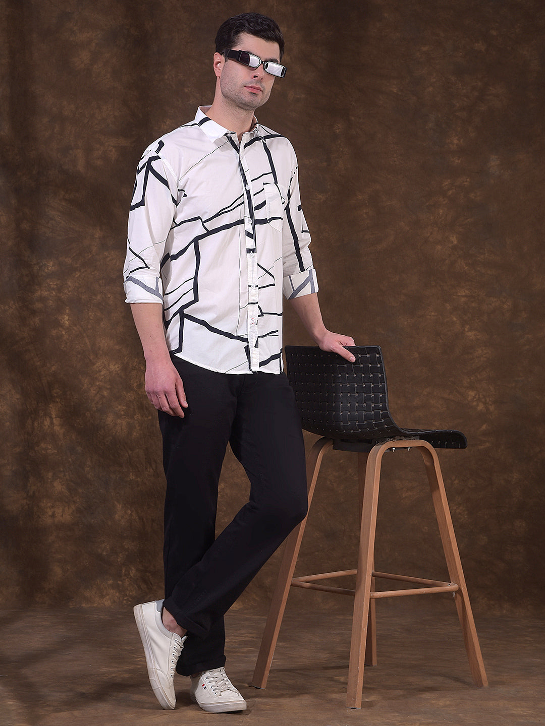 DONLAY WHITE PRINTED SLIM-FIT CASUAL SHIRT