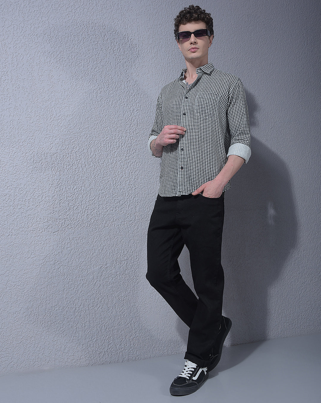 DONLAY BLACK CHECKED SLIM-FIT CASUAL SHIRT