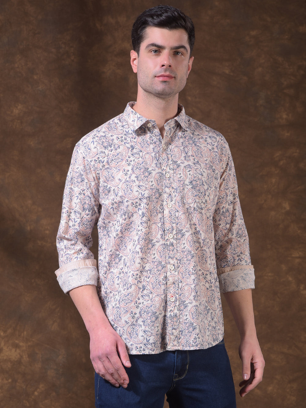 donlay peach printed slim-fit casual shirt