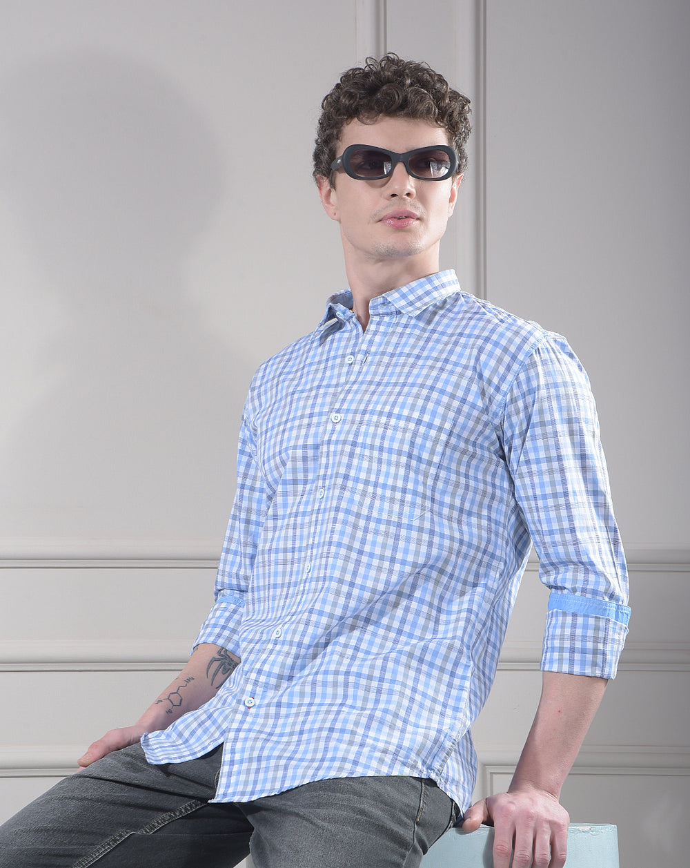 donlay blue slim-fit checked casual shirt