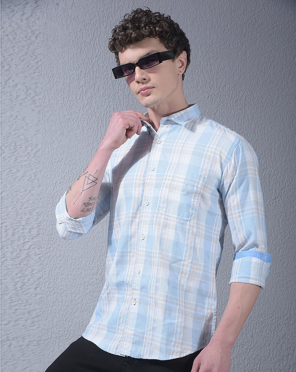 donlay blue checked slim-fit casual shirt