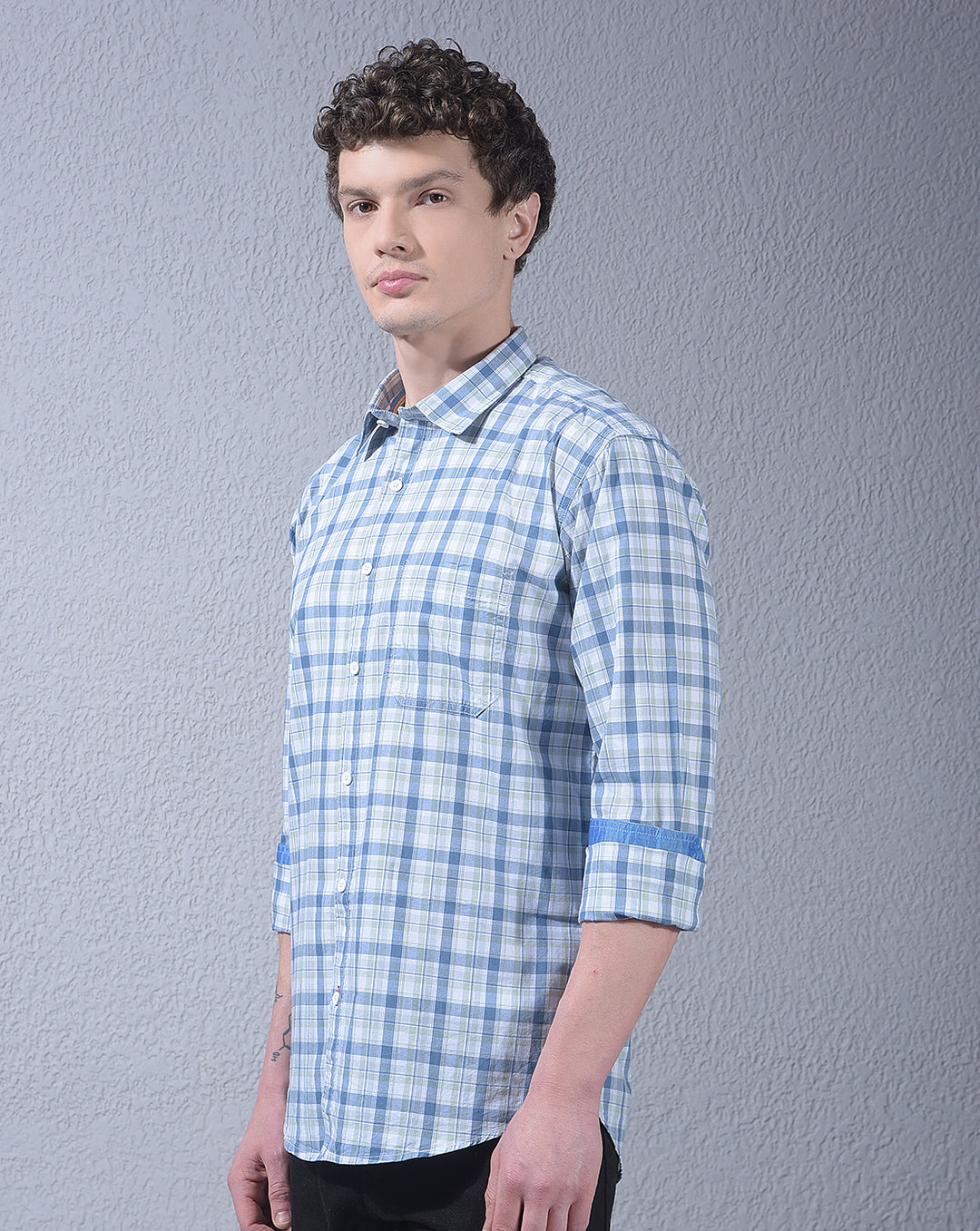 donlay green slim-fit checked casual shirt