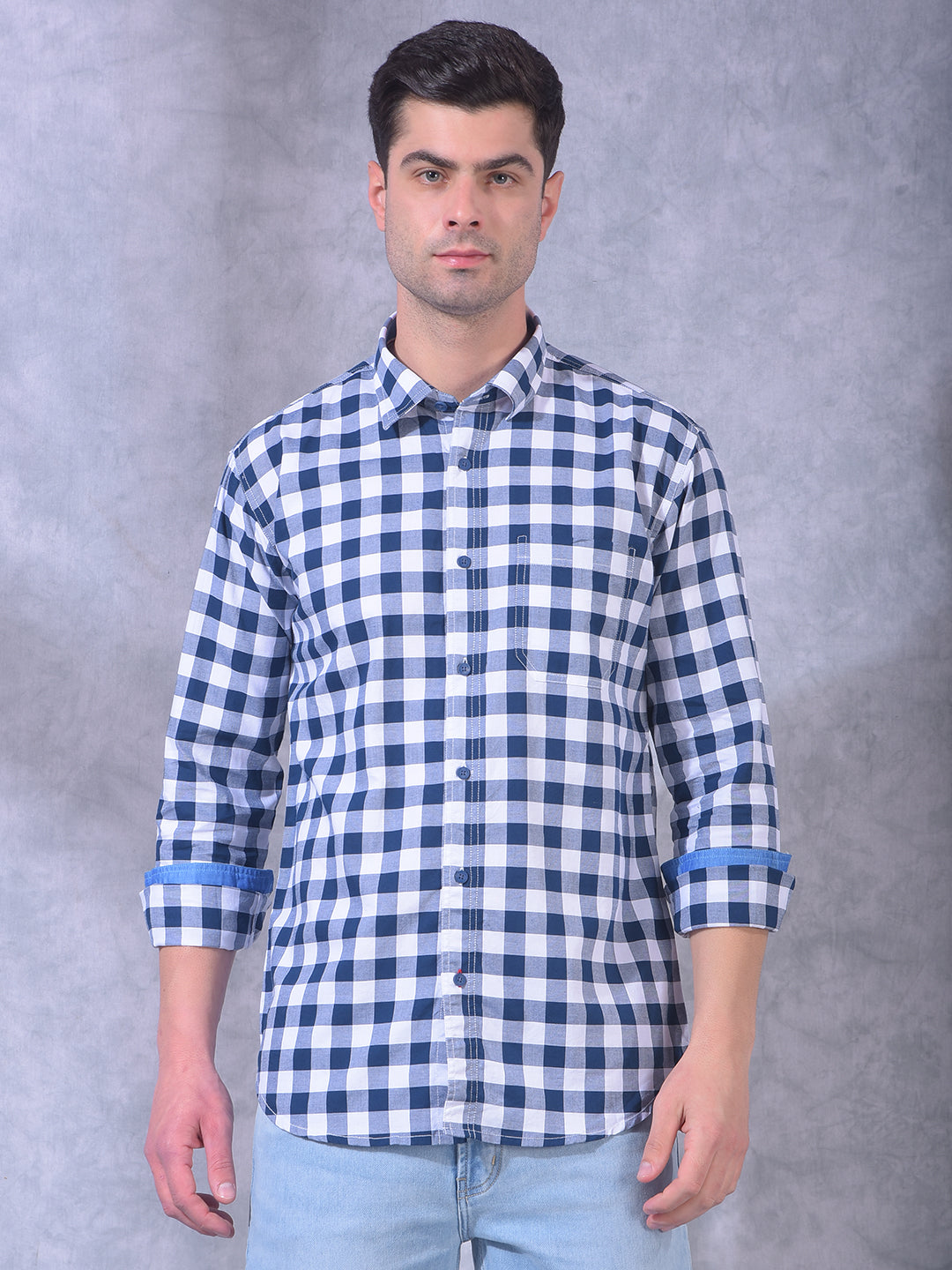 donlay navy blue checked slim-fit casual shirt
