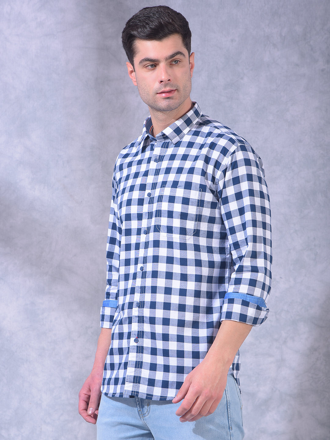 donlay navy blue checked slim-fit casual shirt
