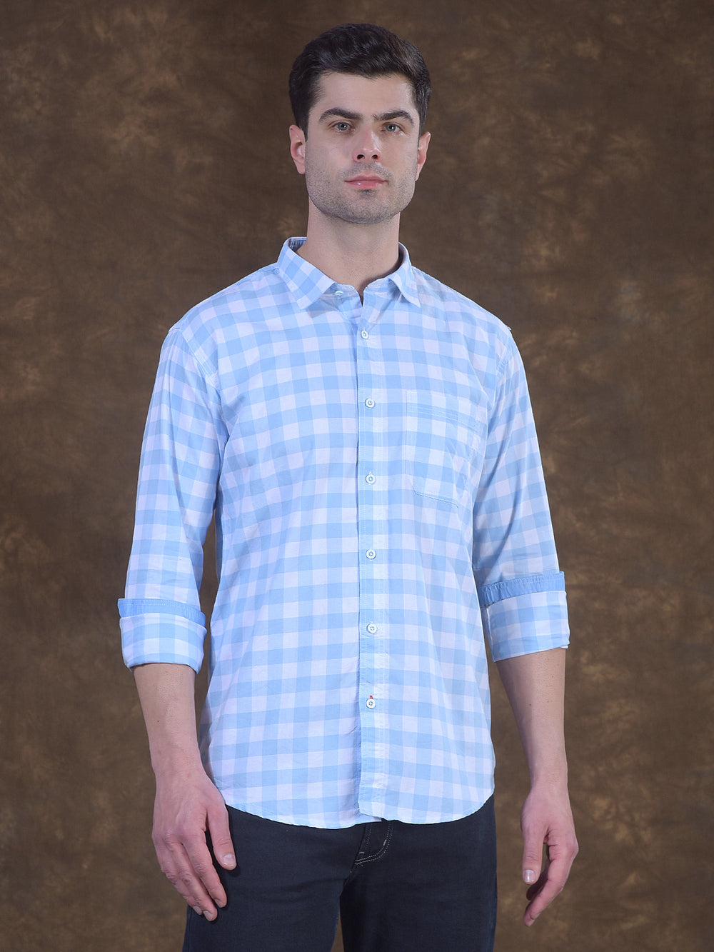 donlay sky blue checked slim-fit casual shirt