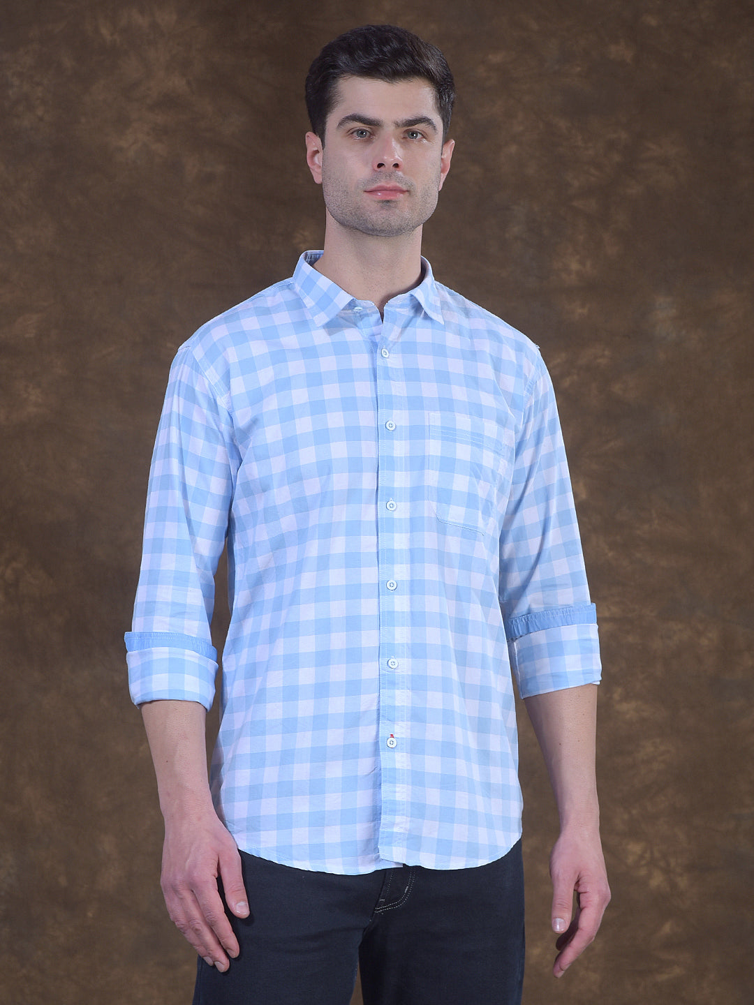 donlay sky blue checked slim-fit casual shirt