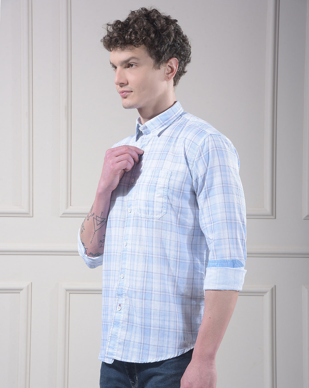 donlay sky blue checked slim-fit casual shirt