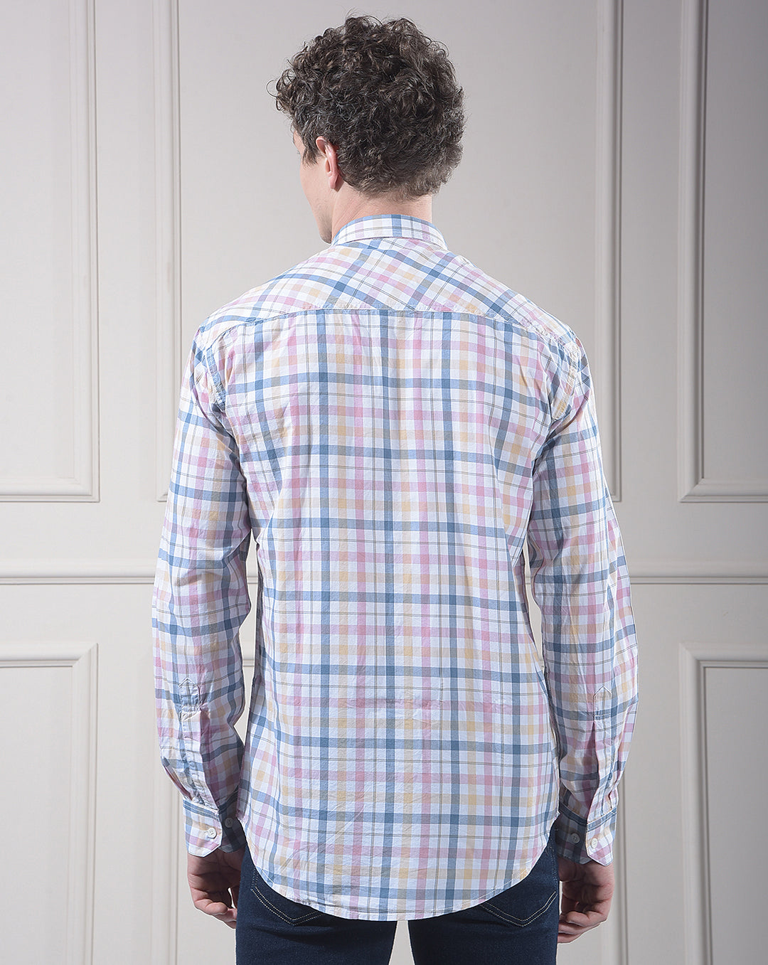 donlay pink checked slim-fit casual shirt