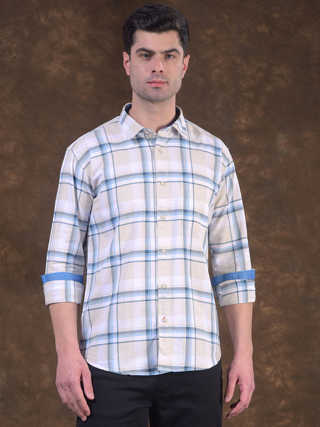 donlay blue checked slim-fit casual shirt