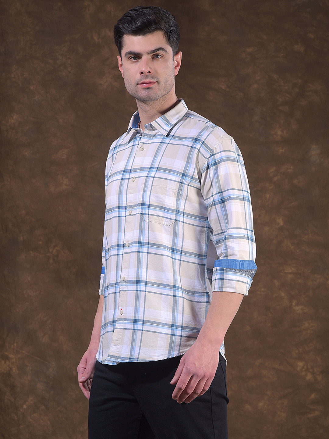 donlay blue checked slim-fit casual shirt