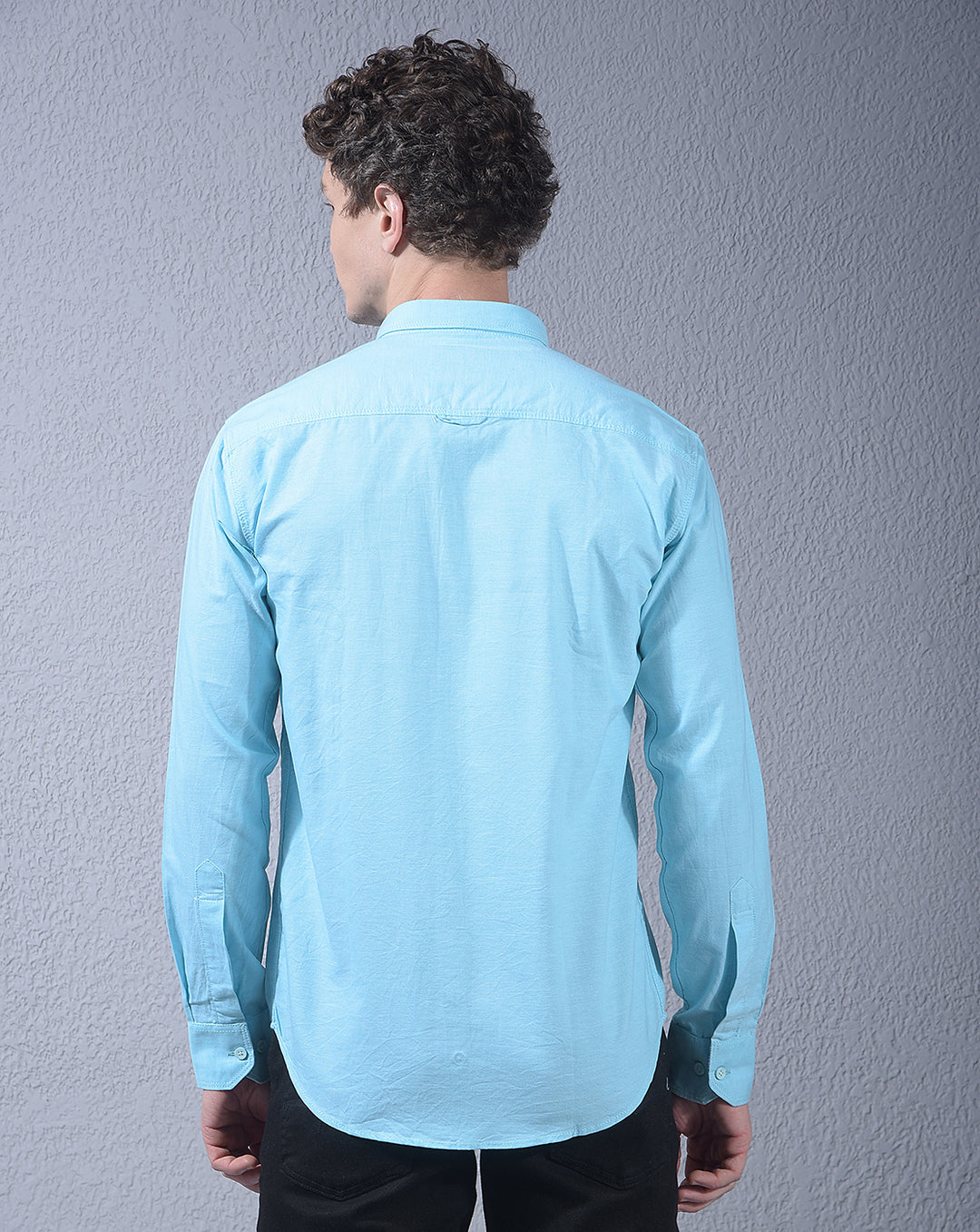 donlay turquoise solid slim-fit casual shirt