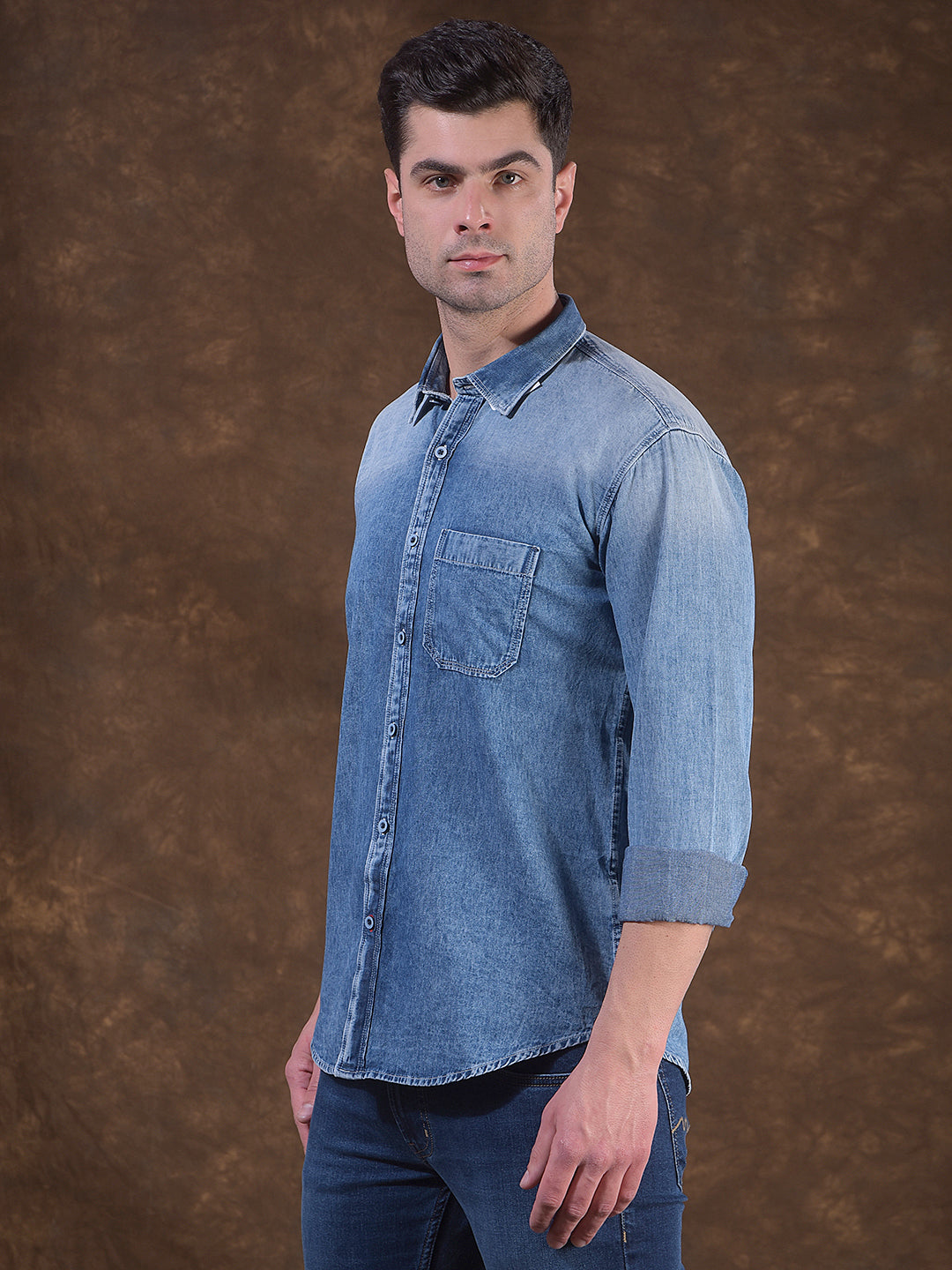 donlay light blue solid slim-fit casual shirt