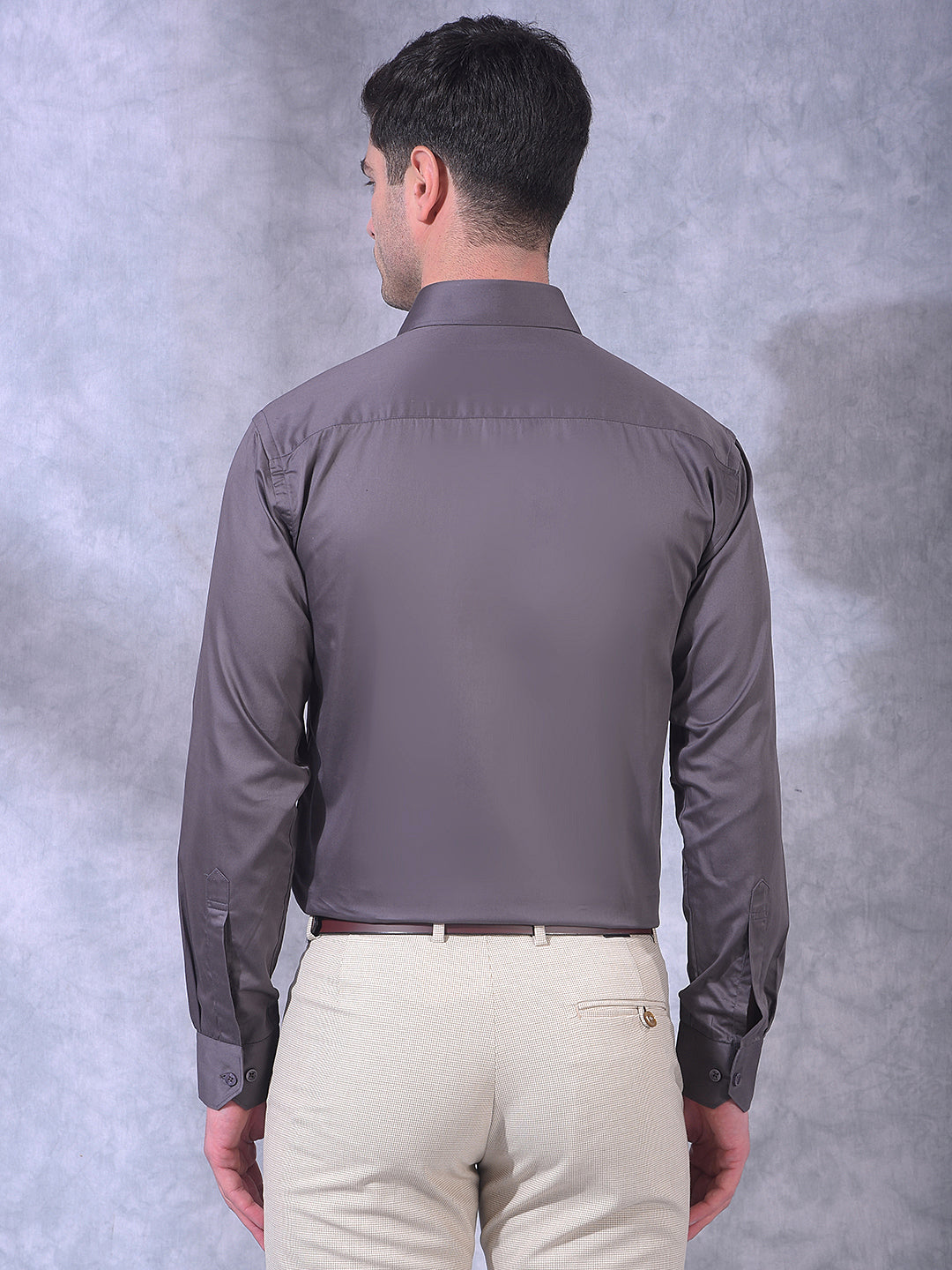 donlay grey solid slim-fit formal shirt