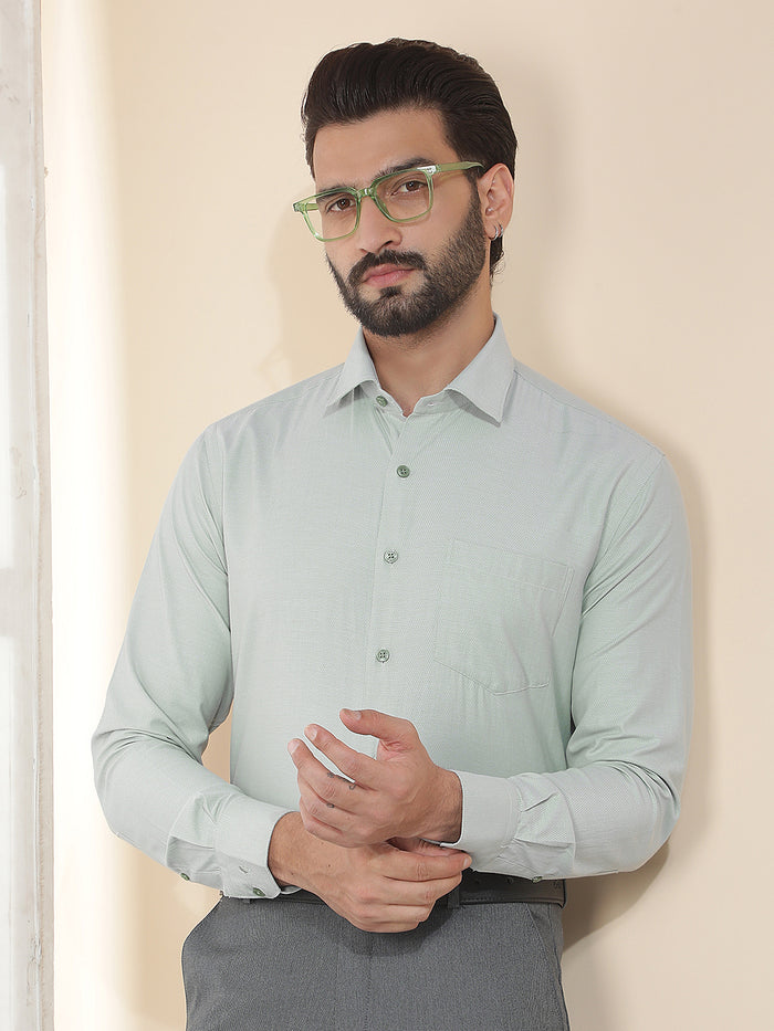 cobb green solid smart-fit formal shirt