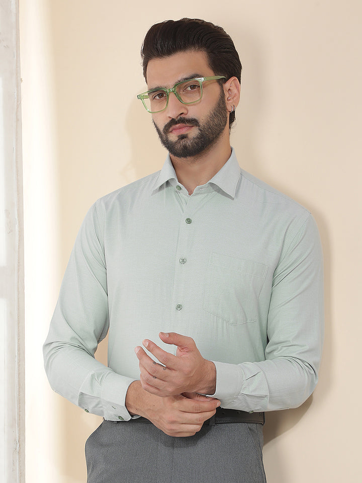 cobb green solid smart-fit formal shirt