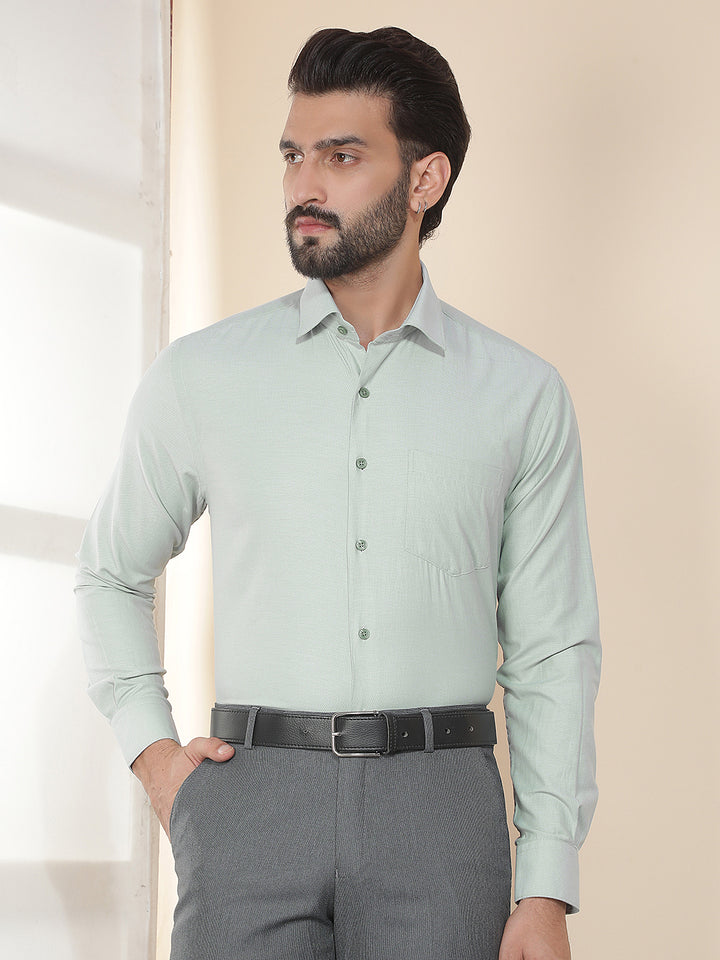 cobb green solid smart-fit formal shirt