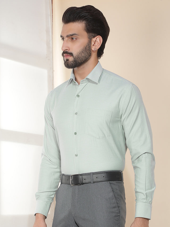 cobb green solid smart-fit formal shirt