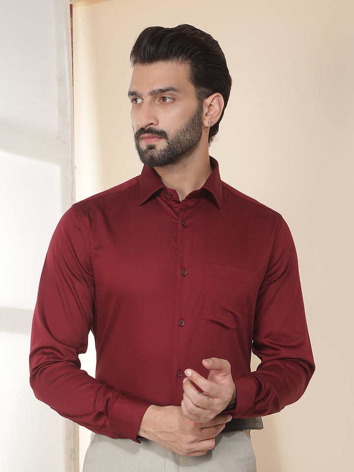 cobb maroon solid slim-fit formal shirt