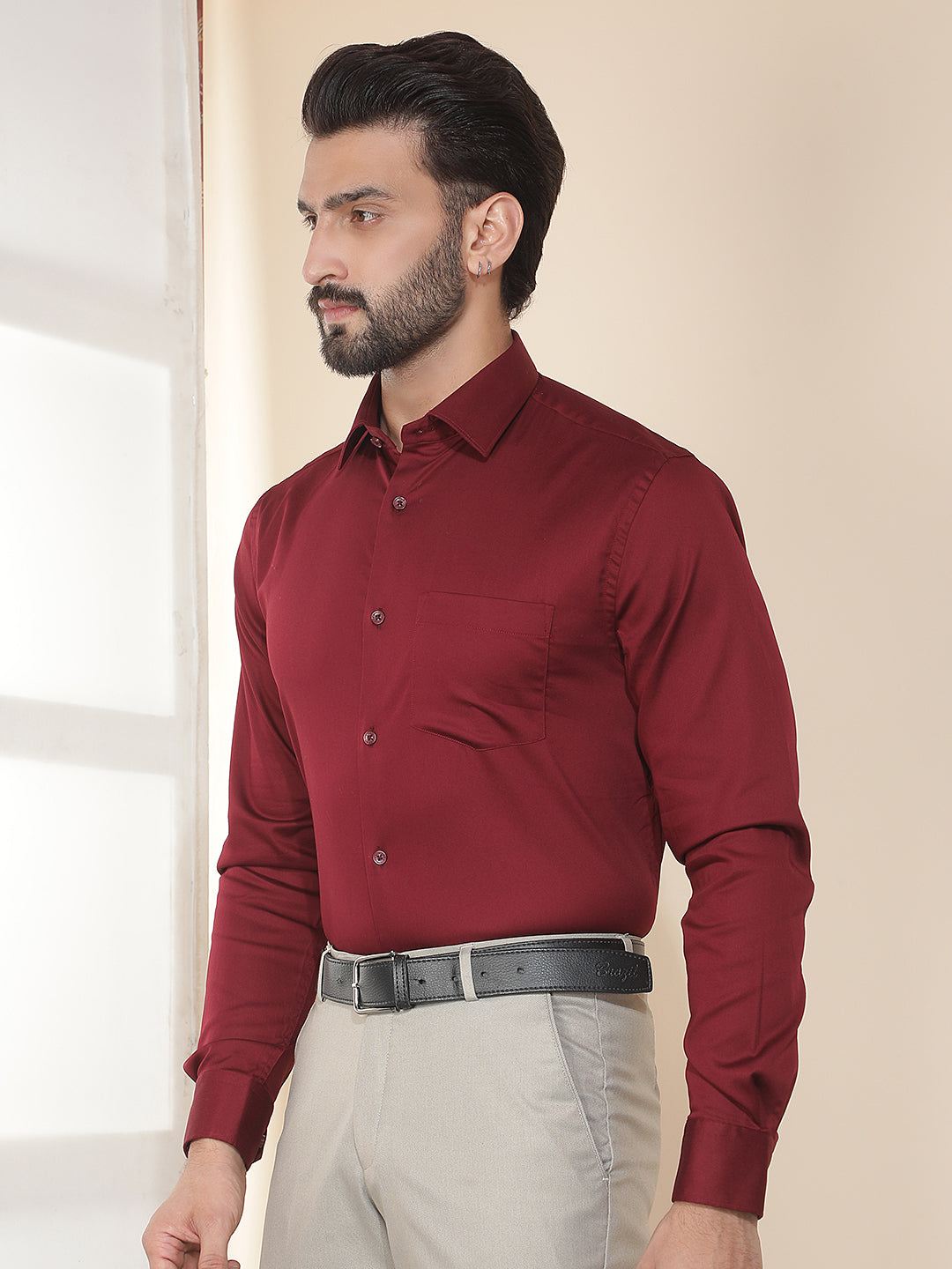 cobb maroon solid slim-fit formal shirt