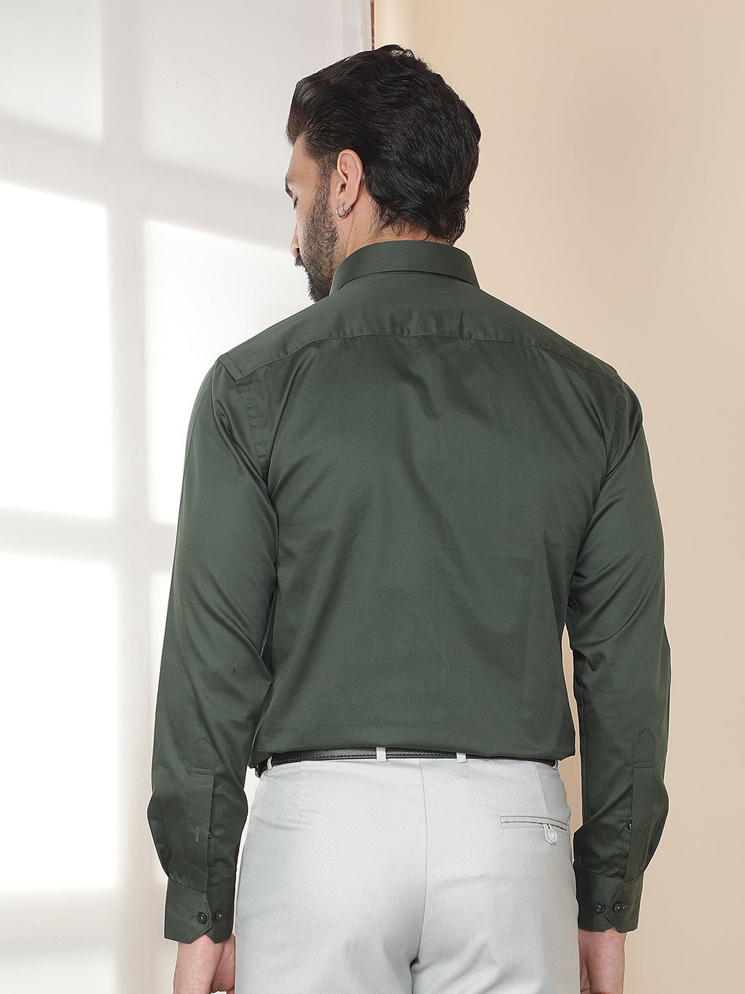 cobb dark green solid smart-fit formal shirt