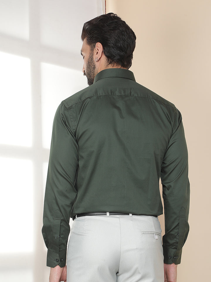cobb dark green solid smart-fit formal shirt