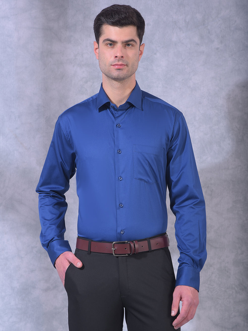 cobb royal blue solid smart-fit formal shirt