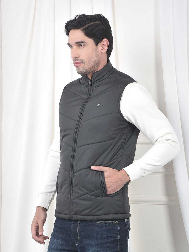 cobb solid black sleeveless zipper jacket