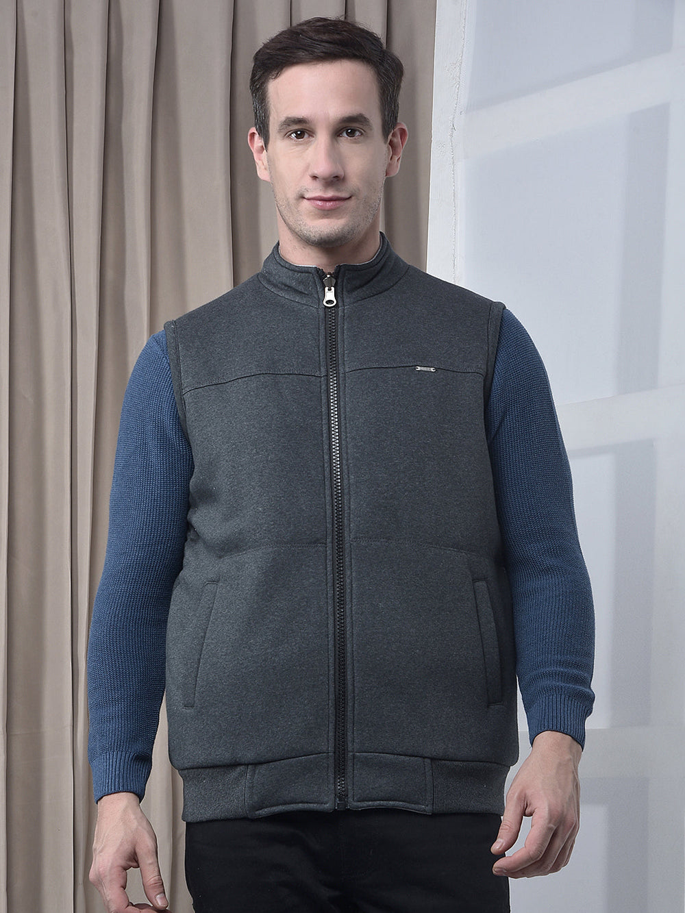 cobb solid light grey sleeveless reversible jacket