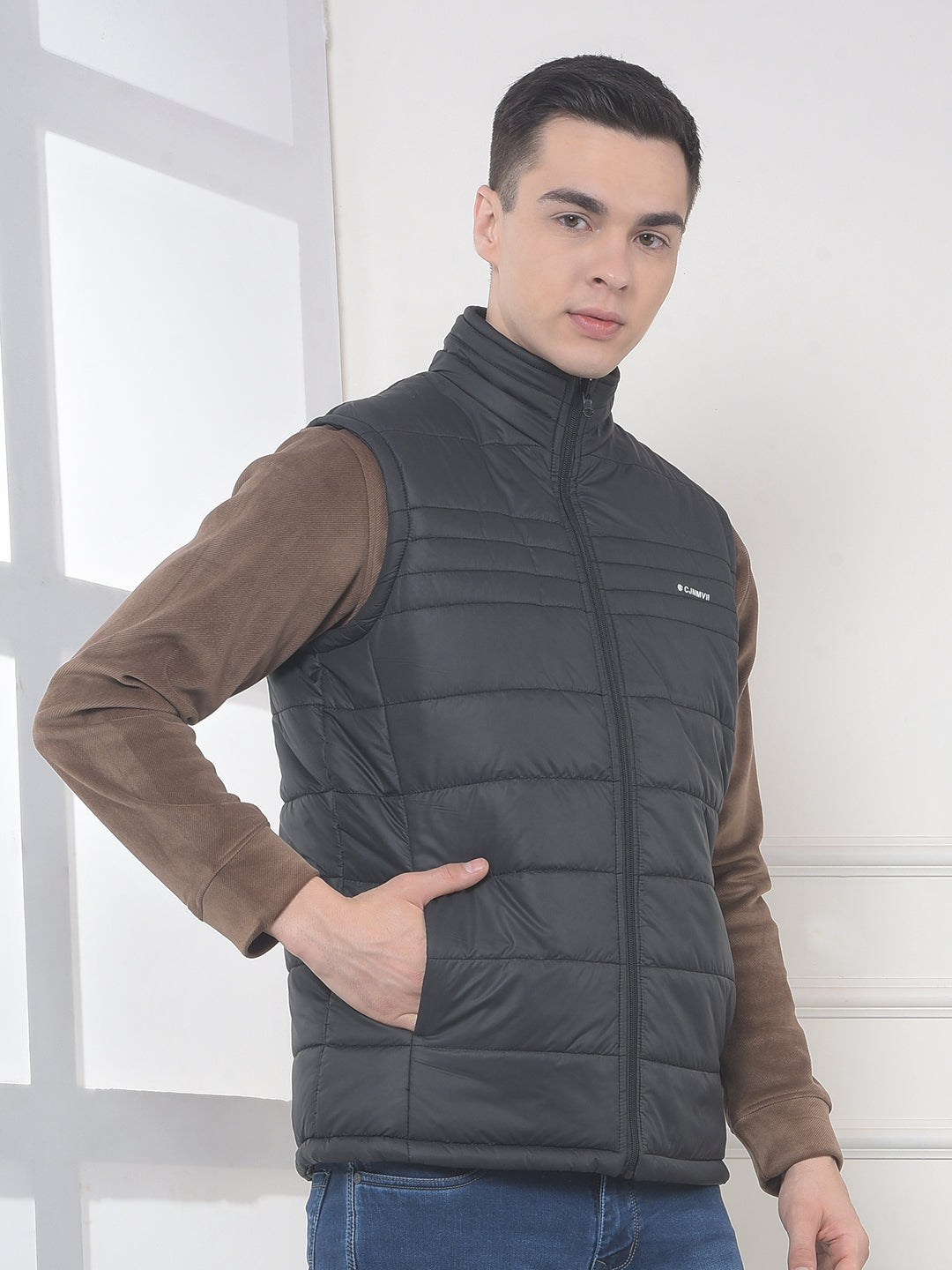 cobb solid black reversible sleeveless zipper jacket