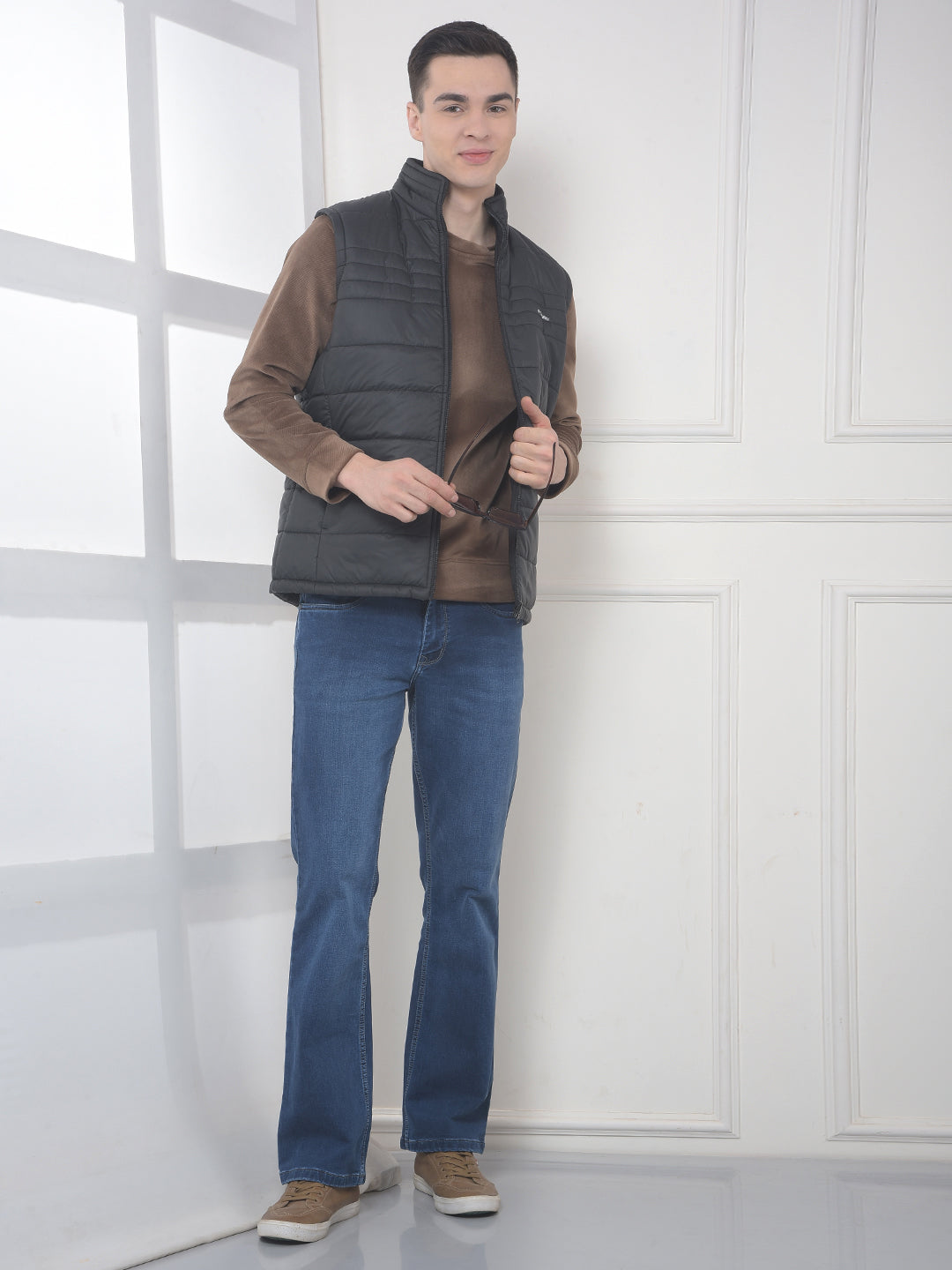 COBB SOLID BLACK REVERSIBLE SLEEVELESS ZIPPER JACKET