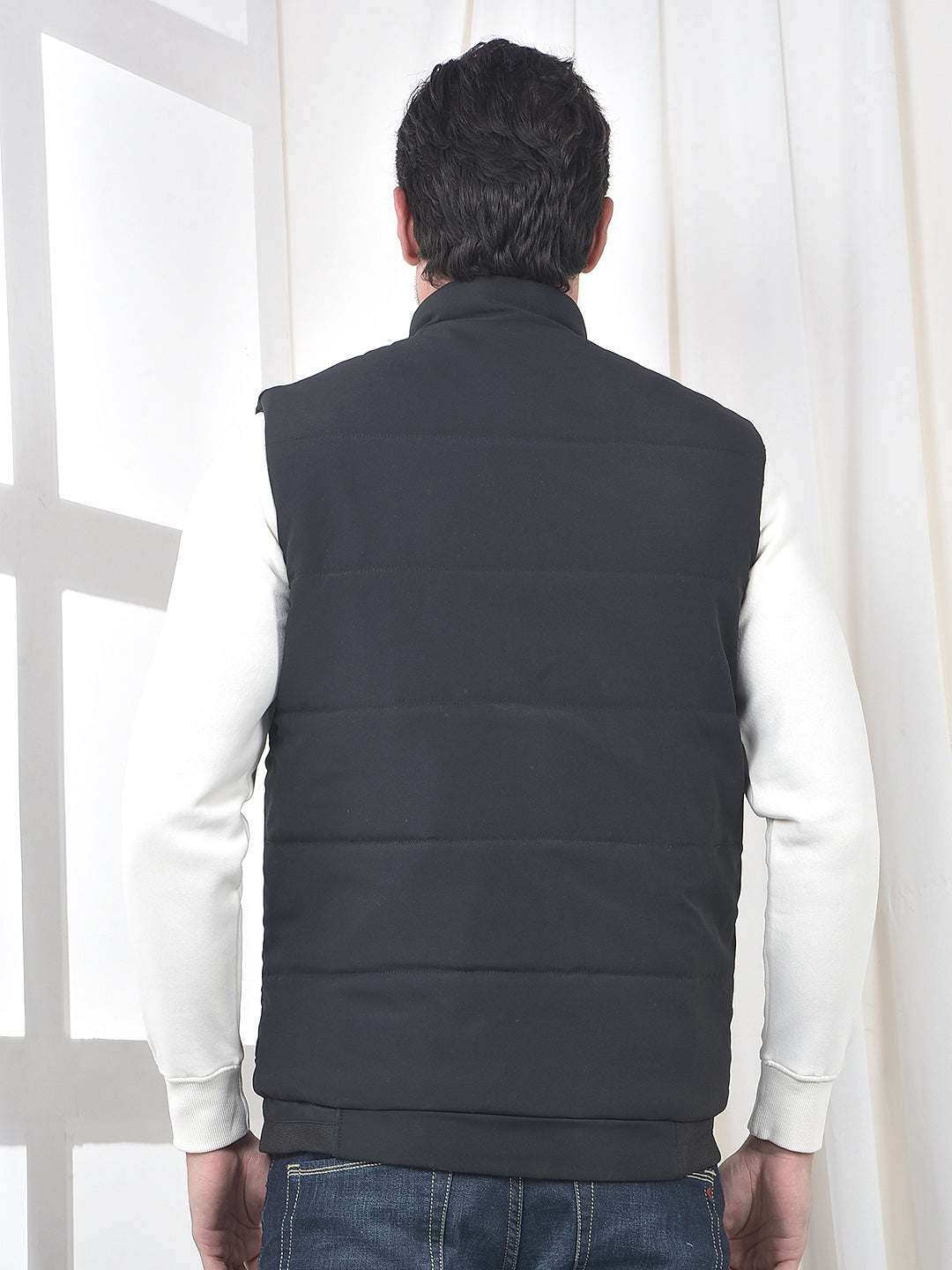 cobb solid black sleeveless zipper jacket