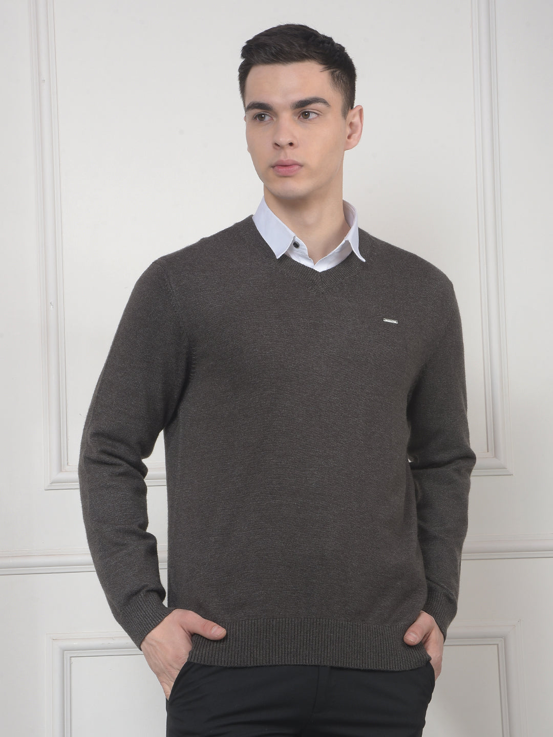 cobb solid anthra v-neck sweater