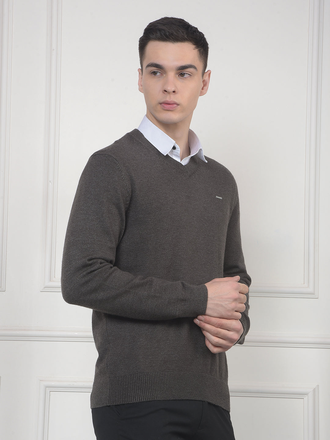 cobb solid anthra v-neck sweater