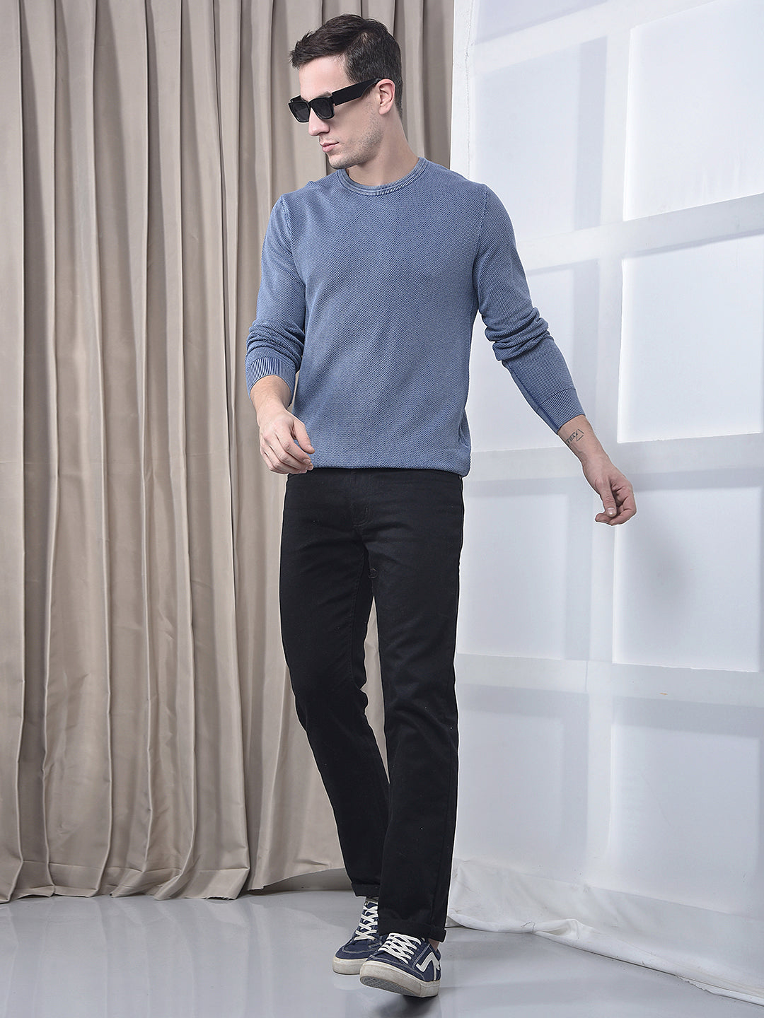 COBB SOLID WASHED BLUE ROUND NECK SWEATER