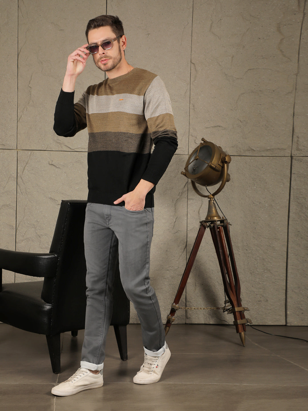 COBB BROWN BLACK COLOUR BLOCK ROUND NECK SWEATER